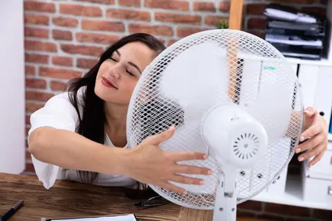 Mẹo sử dụng quạt điện đúng cách để bảo vệ sức khỏe của cả gia đình vào mùa hè