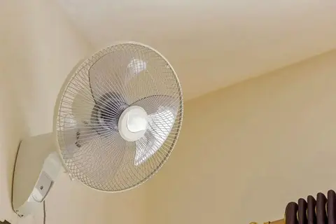 Hướng dẫn chi tiết cách lắp quạt treo tường và một số lưu ý cần biết