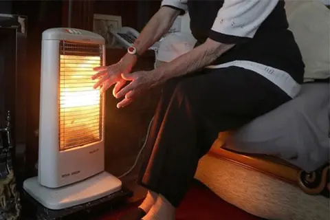 Cách sử dụng đèn sưởi an toàn và tiết kiệm tại nhà