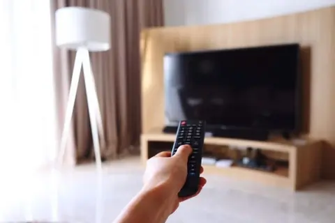 Tivi bị mất nguồn đột ngột phải làm sao? Hướng dẫn cách khắc phục cực đơn giản