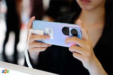 OPPO Reno10 5G đã có mặt tại FPT Shop, mời bạn đến trải nghiệm ngay!