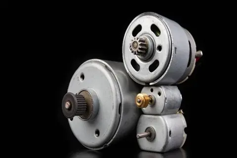 Động cơ DC là gì? Chi tiết về động cơ DC trong máy chạy bộ