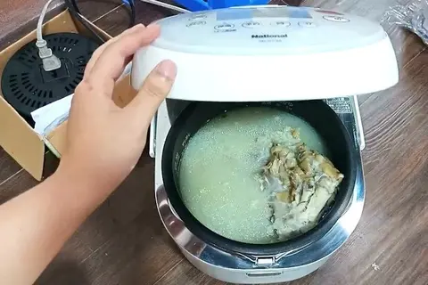 Các bước nấu cháo xương bằng nồi cơm điện đơn giản, cho ra thành phẩm chất lượng, thơm ngon và giàu dinh dưỡng