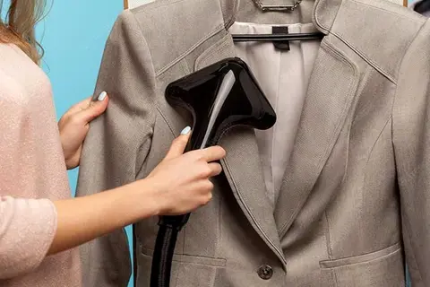 Cách ủi áo vest: Bí quyết để có bộ vest luôn gọn gàng và sang trọng mà không cần ra tiệm giặt ủi