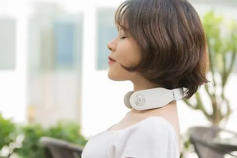 Hướng dẫn cách sử dụng máy massage cổ đúng chuẩn, giúp thư giãn cơ, tái tạo năng lượng