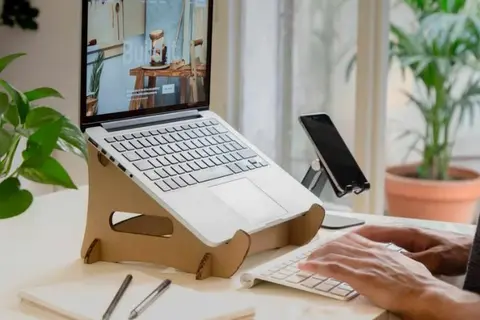 Các lý do giải thích vì sao giá đỡ laptop cho máy tính lại đóng vai trò cần thiết 