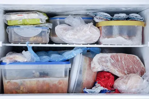 Lưu ngay 4 cách khử mùi hôi ngăn đông tủ lạnh hiệu quả, nhanh chóng bạn nên biết