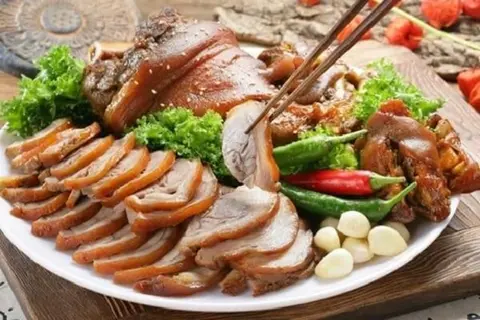 Hé lộ cách làm thịt ngâm nước mắm kiểu miền Trung thơm ngon, đậm vị từ những nguyên liệu đơn giản