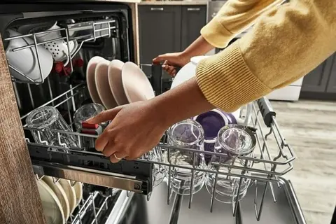 Ngăn MaxiFlex trên máy rửa bát Electrolux hoạt động như thế nào và có công dụng ra sao?