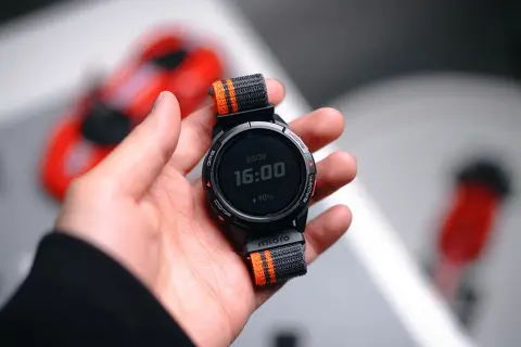 Trên tay Mibro Watch GS Active: Màn hình AMOLED, thiết kế thể thao, chống nước 5ATM, giá chỉ 1.4 triệu đồng