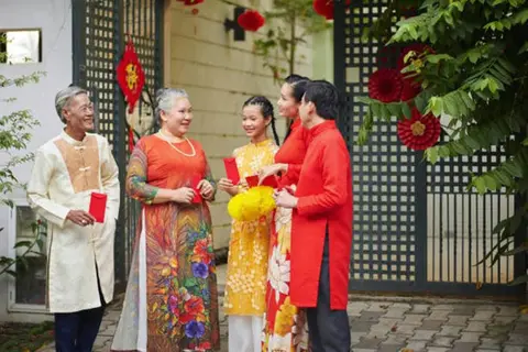 2025 tuổi nào hợp xông nhà? Những lưu ý quan trọng trong việc xông nhà đầu năm