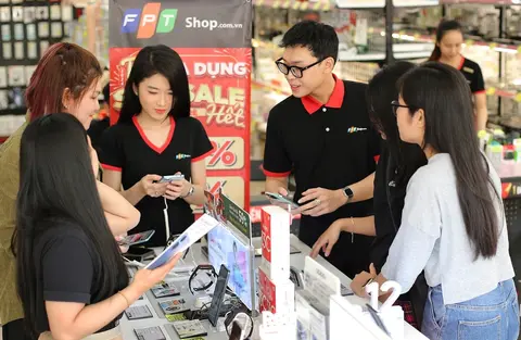 Gợi ý những mẫu điện thoại sắc màu siêu xinh giúp nâng tầm phong cách thời trang cho chị em nhân dịp 20/10 sắp tới