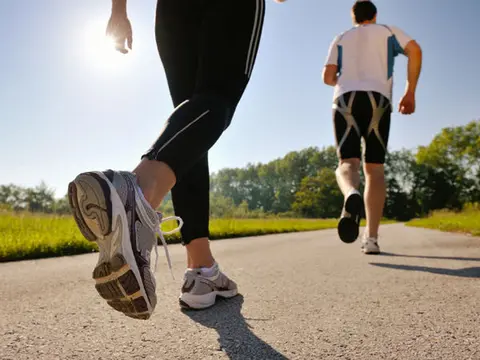 Tập luyện thể thao, nâng cao thể chất cùng dân văn phòng