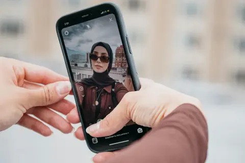 Chế độ làm đẹp trên smartphone là gì? Có gì khác với filter và AI camera?