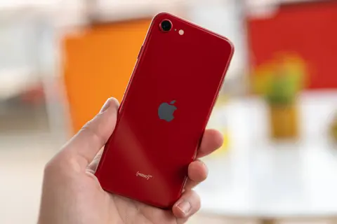Có nên mua iPhone SE tại thời điểm này không? Góc nhìn thực tế cho người dùng phổ thông trong năm 2026