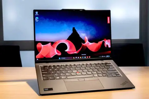Đánh giá Lenovo ThinkPad X1 Carbon Gen 12: Sự lựa chọn hàng đầu cho giới doanh nhân