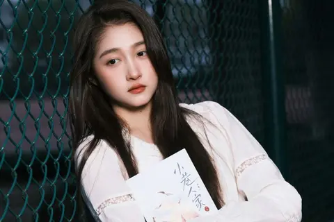 Quan Hiểu Đồng: Mỹ nhân 9X màn ảnh Hoa ngữ đang hot với bộ phim Sinh Phùng Kỳ Thời