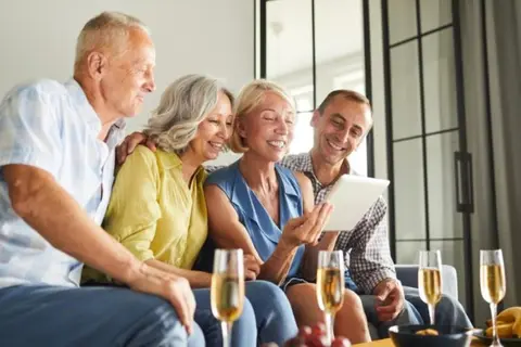 Baby Boomer là gì? Tìm hiểu nguồn gốc, đặc điểm và sự tác động của thế hệ Baby Boomer 