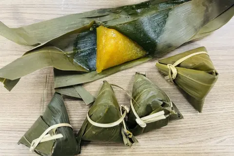 Bánh gio mật mía bao nhiêu calo? Cách ăn không tăng cân mà vẫn ngon miệng