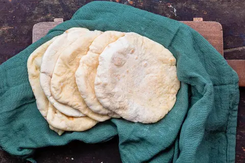 Bánh Pita là gì? Cách đơn giản để làm loại bánh này thơm ngon, mềm xốp tại nhà