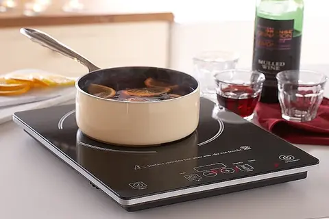 Bếp hồng ngoại đơn Halogen hay bếp sử dụng mâm nhiệt tốt hơn? Nên chọn loại nào cho gia đình?