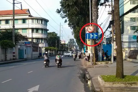 Tìm hiểu về biển R411: Lỗi vi phạm biển R411 bị phạt bao nhiêu theo quy định mới 2025?