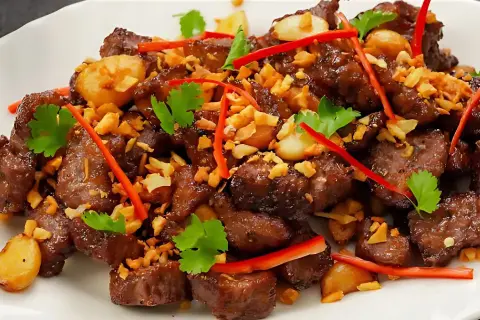 Cách làm bò cháy tỏi mềm thơm đậm vị, tỏi giòn vàng ruộm ăn là ghiền không dứt