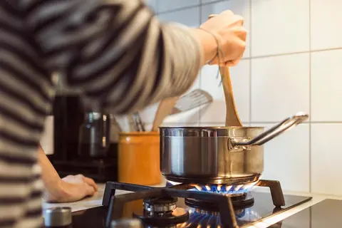 Cách chọn mua bếp ga âm: Phù hợp với đối tượng nào? Những tiêu chí khi chọn mua