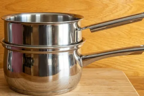 Top 10 cách gỡ 2 nồi inox bị dính vào nhau nhanh chóng, an toàn và dễ thực hiện ngay trong bếp