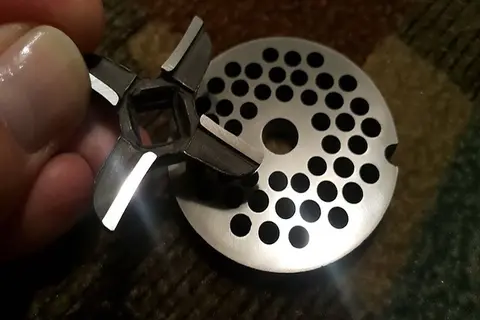 Cách mài dao máy xay thịt đúng chuẩn giúp xay nhuyễn, bền lưỡi dao và an toàn