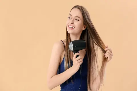 Cách sử dụng máy sấy tóc đúng cách an toàn và hiệu quả cho mọi đối tượng