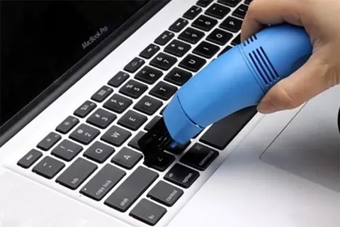 Tìm hiểu cách vệ sinh bàn phím laptop đúng chuẩn, sạch sâu và an toàn cho thiết bị