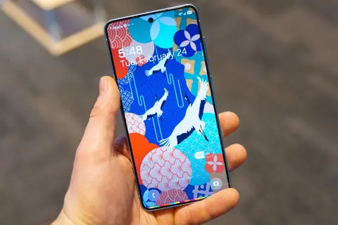 Có nên mua Samsung Galaxy S26 hay không? Đánh giá chi tiết hiệu năng, pin và AI mới