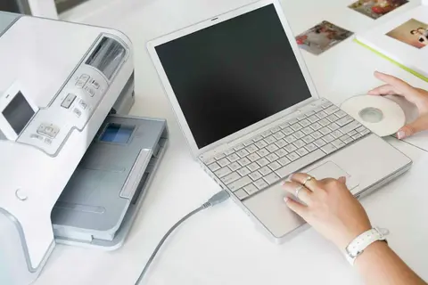 Cách kết nối máy in với laptop: Hướng dẫn 2 cách thực hiện, có cả cách không cần cáp để in