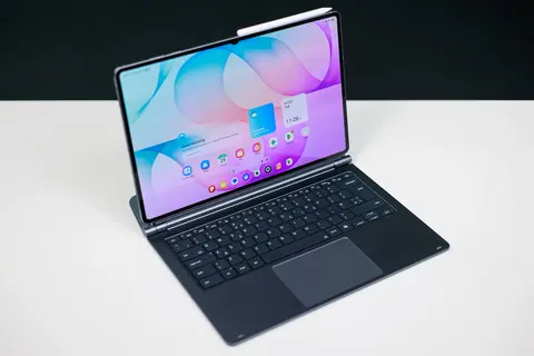 Đánh giá Samsung Galaxy Tab S12 Ultra: Màn hình AMOLED 14,6 inch, chip Dimensity 9500 và khả năng đa nhiệm như laptop