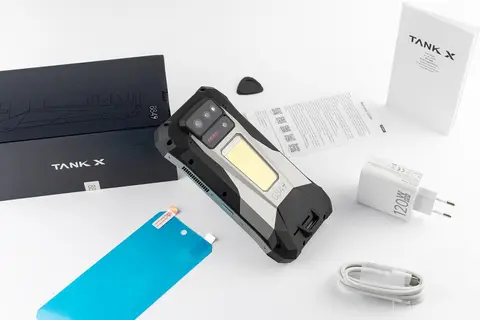 Đánh giá Unihertz 8849 Tank X: Sự kết hợp độc lạ giữa smartphone nồi đồng cối đá và máy chiếu sắc nét