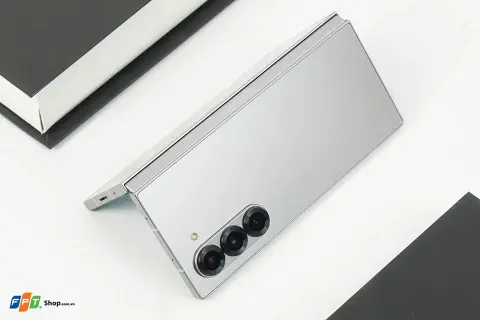 Bật mí những điện thoại màn hình gập 2024 mới nhất tại FPT Shop: Đẳng cấp từ thiết kế đến cấu hình