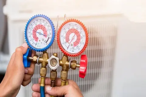 Điều hòa nạp gas bao nhiêu là đủ? Cách nhận biết, tiêu chuẩn kỹ thuật và lưu ý quan trọng