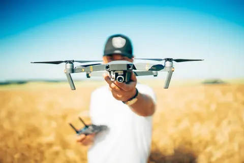 Flycam là gì? Vì sao thiết bị này trở thành công cụ quen thuộc của nhiếp ảnh và sáng tạo nội dung trong thời đại mới?