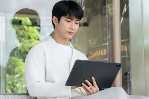 Đa nhiệm xuất sắc và sáng tạo cùng AI, Galaxy Tab S12 Ultra xứng danh trợ thủ hàng đầu của dân văn phòng