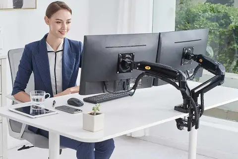 Giá đỡ màn hình văn phòng có thực sự cần thiết? Gợi ý sản phẩm đáng mua năm 2025