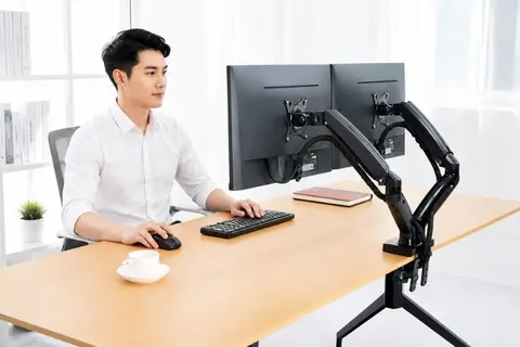 Giá treo màn hình đôi là gì? Gợi ý Top 5 sản phẩm chất lượng đến từ các thương hiệu uy tín