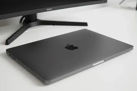 Cách giảm âm lượng MacBook khi vào chế độ Sleep nhanh chóng bằng cài đặt, lệnh Terminal và các ứng dụng tự động