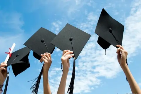 Khi nào có bằng tốt nghiệp đại học tạm thời? Những điều cần biết sau khi hoàn thành chương trình học