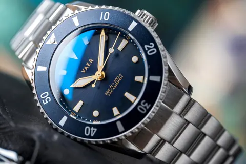 Kính Sapphire là gì? Tìm hiểu ưu nhược điểm và các loại kính phổ biến hiện nay
