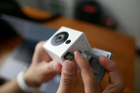 Lắp camera có cần thẻ nhớ không? Giải đáp chi tiết và cách lựa chọn phù hợp