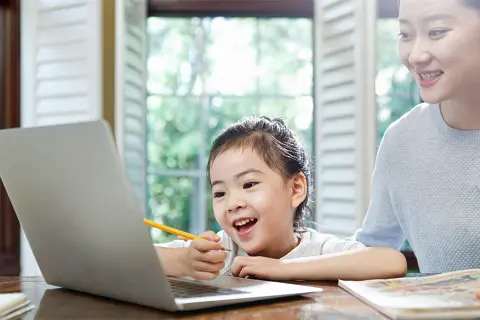 Laptop học online cho học sinh: Gợi ý những mẫu máy vừa túi tiền, hiệu năng tốt