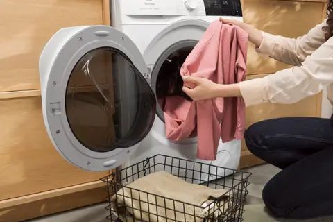 Lỗi E40 máy sấy Electrolux xuất hiện đột ngột? Tìm hiểu lý do và cách khắc phục an toàn