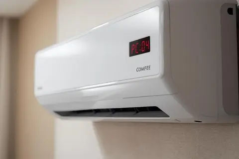 Nguyên nhân máy lạnh Comfee báo lỗi PC 04 và cách khắc phục hiệu quả tại nhà