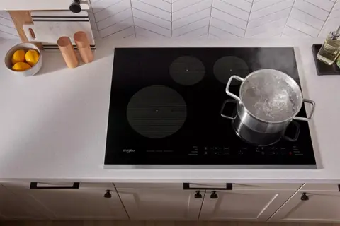 Mua bếp từ ở đâu tại Long An? Gợi ý bạn địa điểm và các mẫu bếp từ đang có bán tại FPT Shop Long An